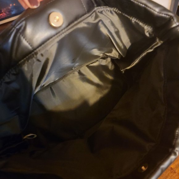 Victoria's Secret Purse. NWT black plush purse. - Picture 5 of 11